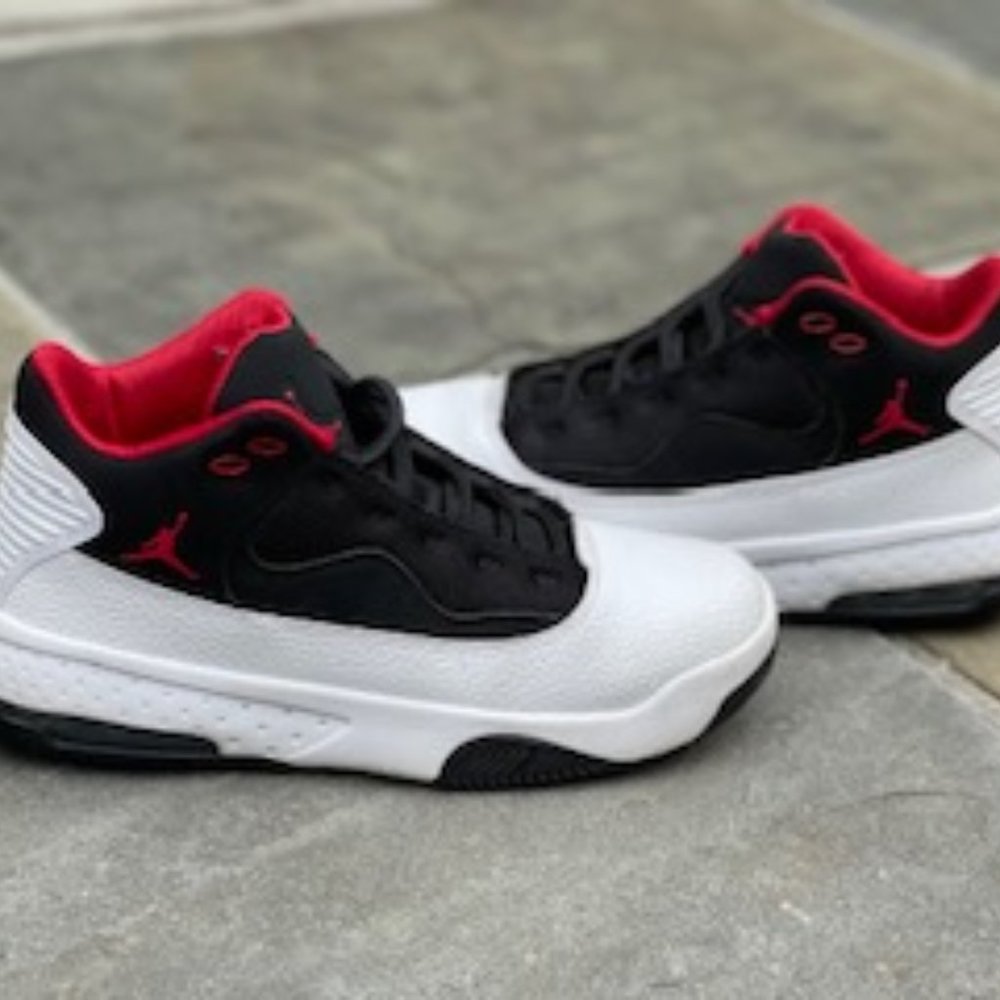 Air Jordan Max Aura 2